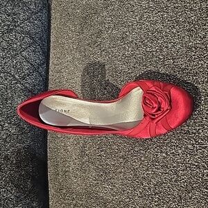 Fioni Red Rose Heels Size 9